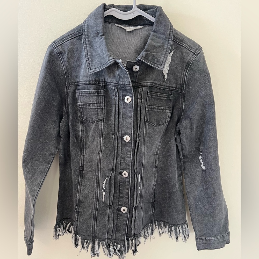 NWOT Distressed Jean Jacket Women’s Small